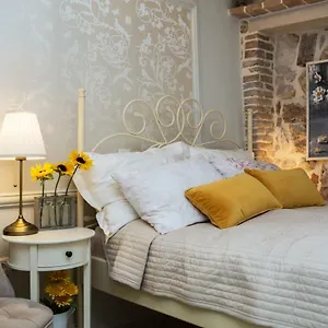 Apartment Yellow Flower Rovinj